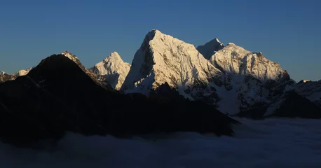 Foto auf Acrylglas Ama Dablam Snow covered peaks of Mt Ama Dablam, Cholatse, Taboche and Tobuche.