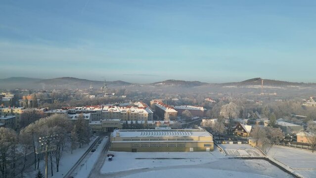 Jelenia G&oacute;ra z lotu ptaka, Stadion piłkarski, Zabobrze