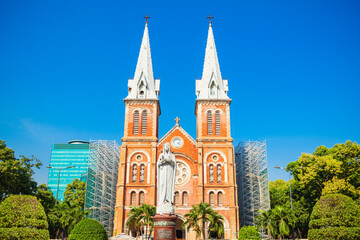 Fototapeta na wymiar Saigon Notre Dame Cathedral Basilica