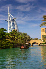 Fototapeta na wymiar View of the hotel Burj Al Arab from Souk Madinat Jumeirah