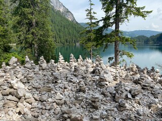 Trentino Alto Adige - Lago di Braies (ometti di pietra) - 787461524