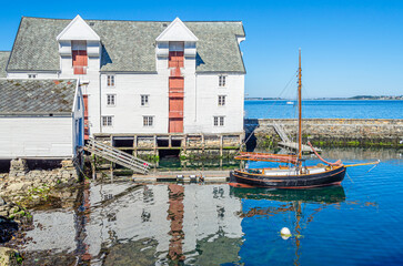 Fototapeta na wymiar View of the port of Alesund, Norway