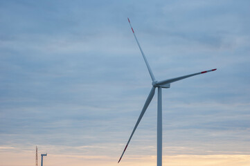 Obraz premium wind turbines and the environment of a beautiful sunny day