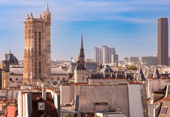 View of Paris from above on a clear sunny morning. - 787537386