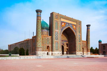 Foto op Plexiglas Registan Sher Dor Madrasa in Samarkand © saiko3p