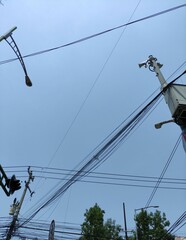 Cables in the city sky, Cables en el cielo de la ciudad
