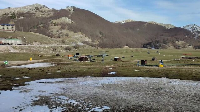 Campitello Matese - Panoramica degli impianti di risalita a valle