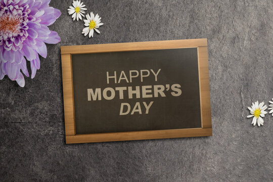 Small chalkboard with Happy Mother's Day text