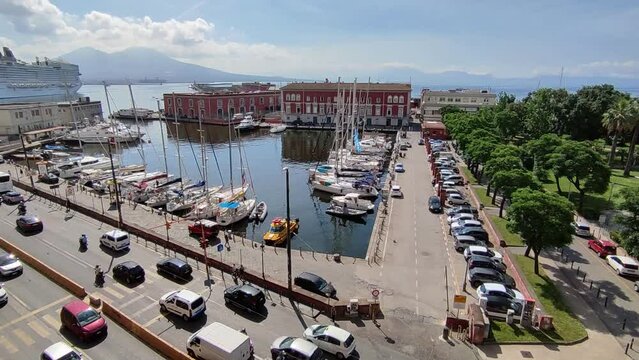 Napoli - Panoramica di Via Acton da Palazzo Reale