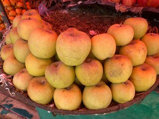 apples in the market