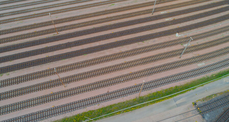 Luftbildaufnahme von einem Eisenbahnschienennetz beim Container Terminal Eurogate Burchardkai in...