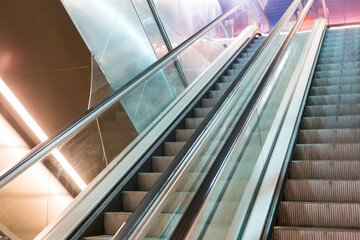 Line escalators with metal coating - 788340368