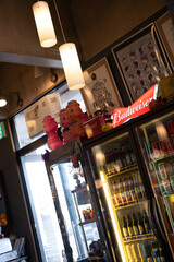 酒の入った冷蔵庫