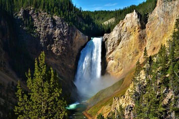 View of the Lower Yellowstone Falls taken from Uncle Tom's Trail descending from the south rim of the Grand Canyon of the Yellowstone to a viewpoint near the base of the waterfall (Wyoming, USA)