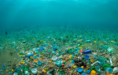 Plastikmüll auf dem Meeresgrund - 788397195