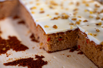 Vegan carrot cake with walnotes in pieces - 788397547