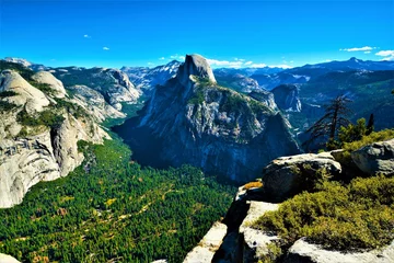 Papier Peint photo autocollant Half Dome Half Dome - a quartz monzonite batholith at the eastern end of Yosemite Valley, named for its distinct shape (Yosemite National Park, California, United States)