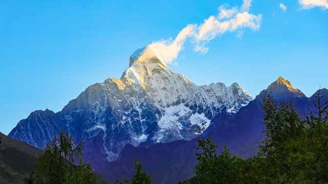 Aba Qiang and Tibetan Autonomous Prefecture-Sunrise at Siguniang Mountain