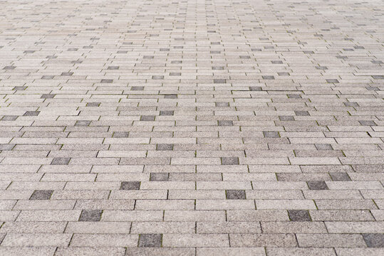 タイルブロックの敷き詰められた道