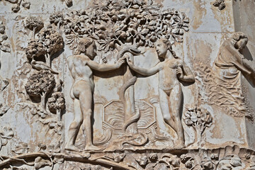 Orvieto, dettegli dei portali del Duomo di Orvieto, Terni - Umbria	