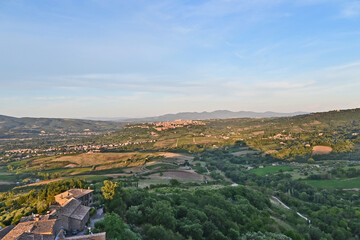 Orvieto e la sua vallata da Rocca Ripesena al tramonto Terni - Umbria