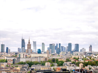 Fototapeta na wymiar Warszawa, panorama miasta z okolicy mostu Świętokrzyskiego