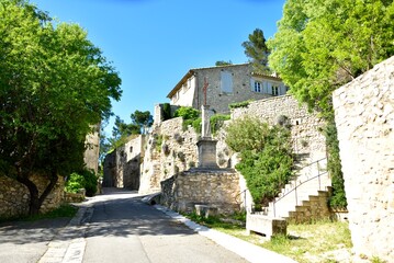 Rue de Eygalières (village Provençal des Alpilles)