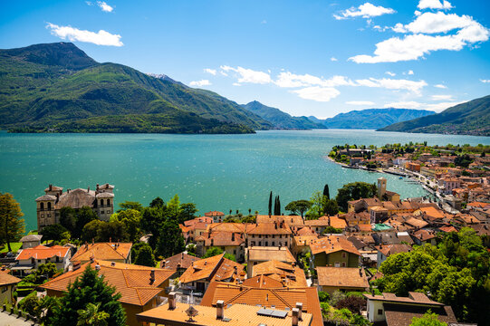 The town of Gravedona, on Lake Como, photographed on a summer day.

