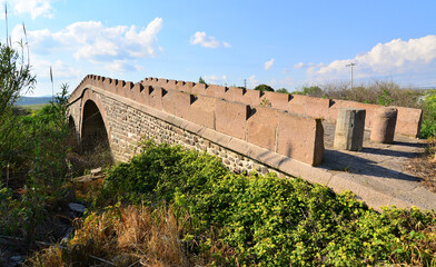 Fototapeta na wymiar The Koyun Bridge, located in Bergama, Turkey, was built in the 14th century.
