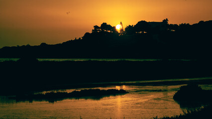 Sunset sur la mer en Grèce