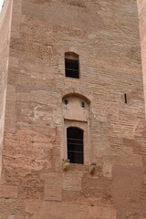 Ventana y puerta en fortificaci&oacute;n en Granada