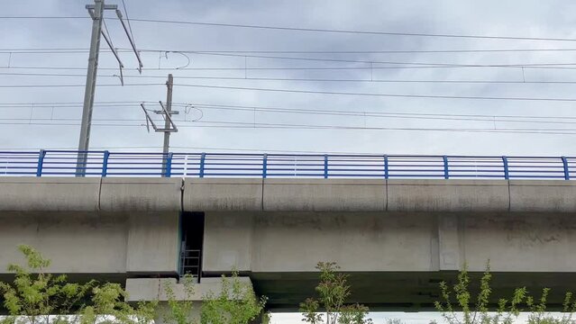 treno in transito in italia