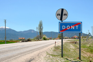 Road sign dont in Turkey