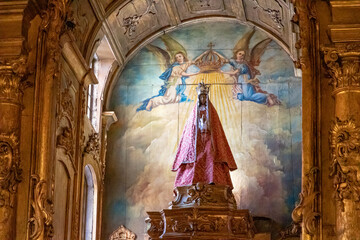 Guimaraes, Portugal. Inside the Gothic Collegiate Church of Nossa Senhora da Oliveira, a National Monument - obrazy, fototapety, plakaty
