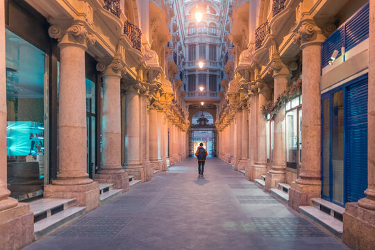 Evening stroll through Passage Lodares, Albacete