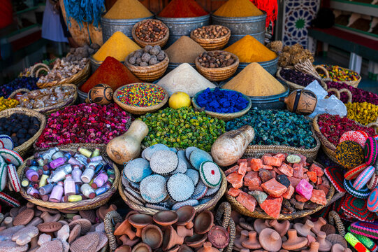 Vibrant Moroccan Market Displaying Spices and Crafts