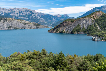 Fototapeta premium Scenic view overlooking the Lake of Serre-Poncon, Hautes-Alpes, France