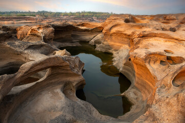 Fototapeta na wymiar Sam Phan Bok (3000 holes), Grand canyon of Thailand,Ubon Ratchathani, Thailand.