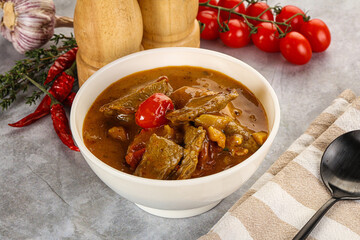 Yellow Thai curry with beef