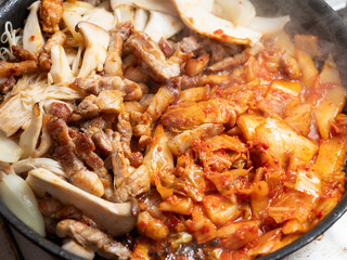 Spicy stir-fried meat and vegetables 