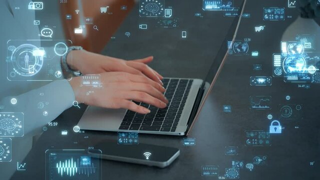  ノートパソコンを使う女性とデジタルテクノロジーイメージ