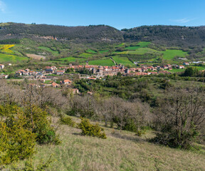 Le village de Sainte-Eulalie-de-Cernon en Aveyron, France