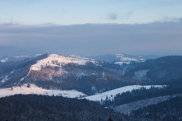 Fototapeta na wymiar Evening in the mountains. Carpathians