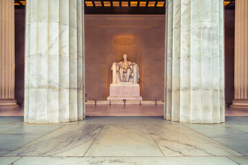 Monumental Lincoln