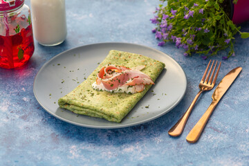 salad with tomato and cheese