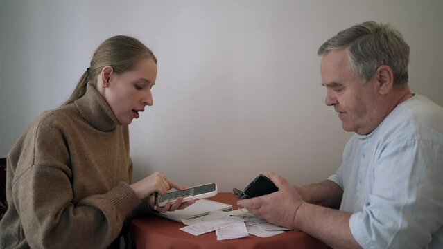 Pensioner Paperwork: Simplified by Caring Daughter. Support in Financial management of old parent.