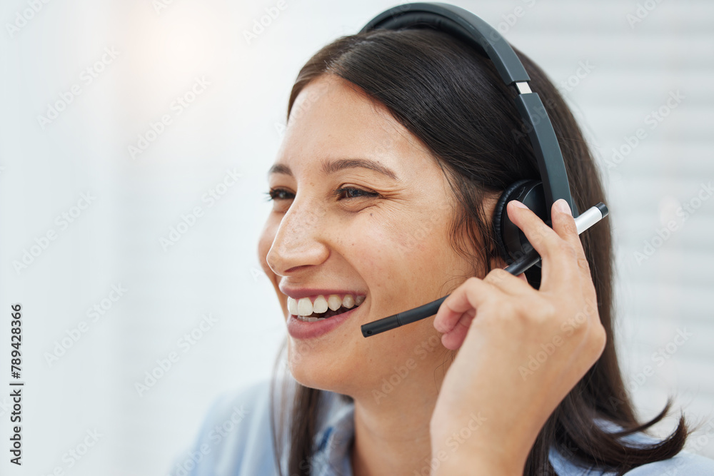 Aufkleber call center, customer service and woman consulting in office for crm, support or b2b networking. tel