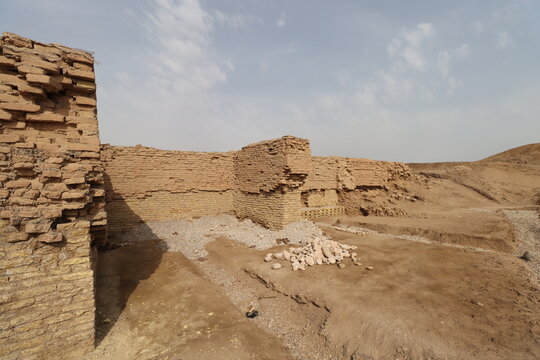 Antiquities of lagash in Iraq and Ancient ruins with cloudy sky 4000 years ago . old wall