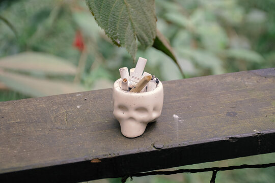 Skull ashtray 