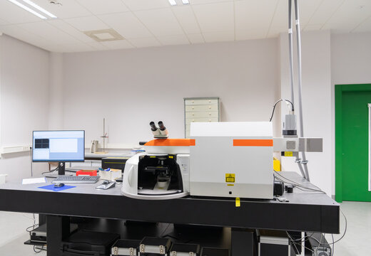 Raman Spectrometer Scientific Equipment